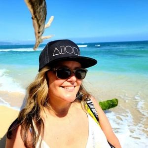 Meet your Posher, Lara